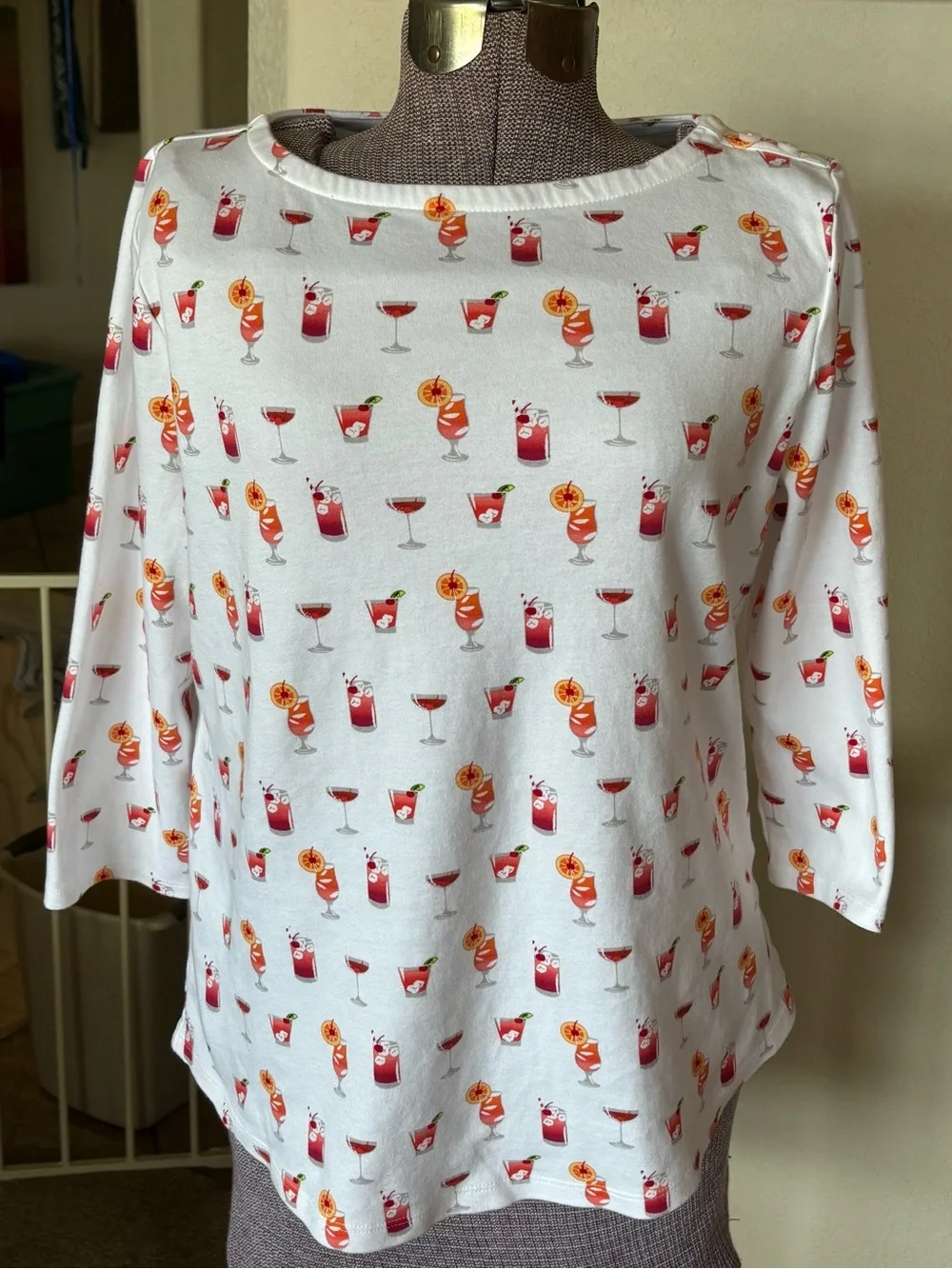 Charter Club cocktail long sleeve top
100% cotton size L . Great cruise wear! - Picture 1 of 11